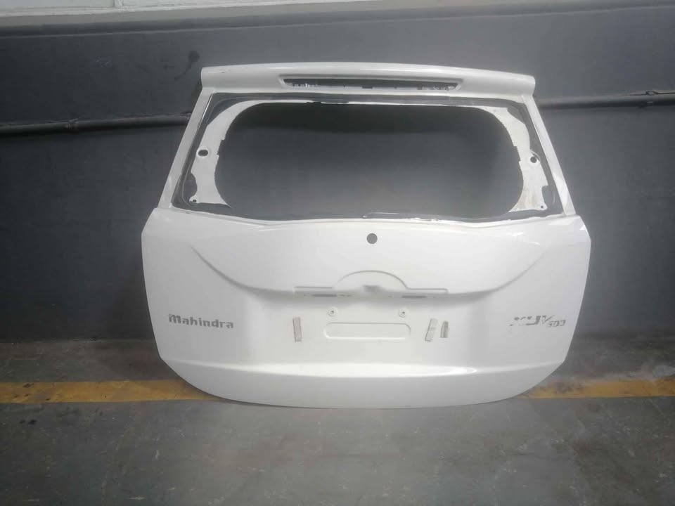 Mahindra xuv 500 Tailgate