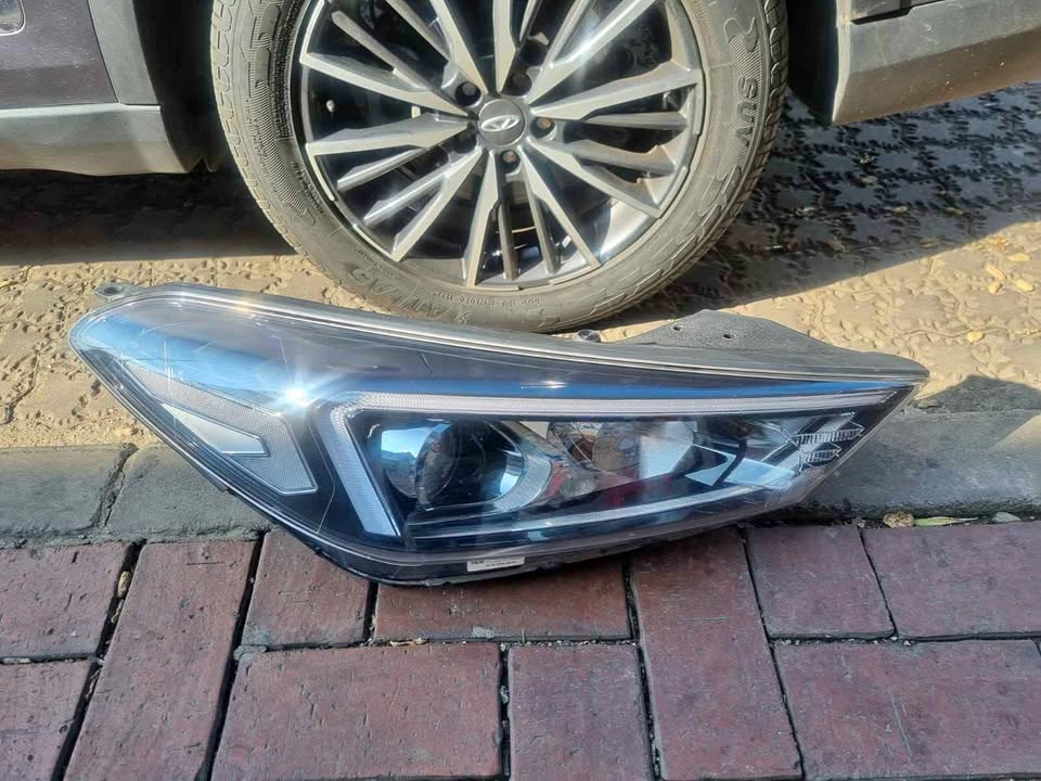 Hyundai Tucson headlights - Private Seller Hyundai Tucson headlights - Private Seller