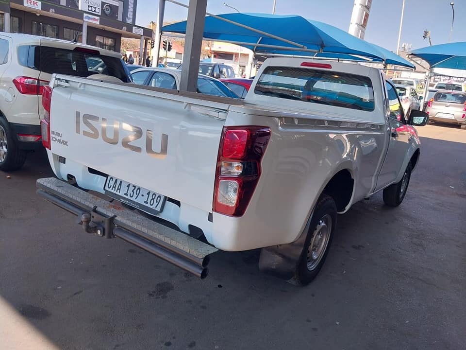 2023 ISUZU D MAX 1.9 SINGLE CAB 4X2 70 000KM WHITE COLOR MANUEL DIESEL