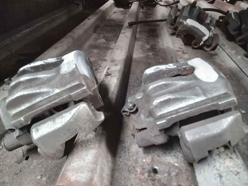 E36 brake calipers Bmw - Private Seller