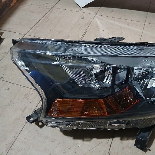 Ford ranger t7 headlight - Private Seller Ford ranger t7 headlight - Private Seller