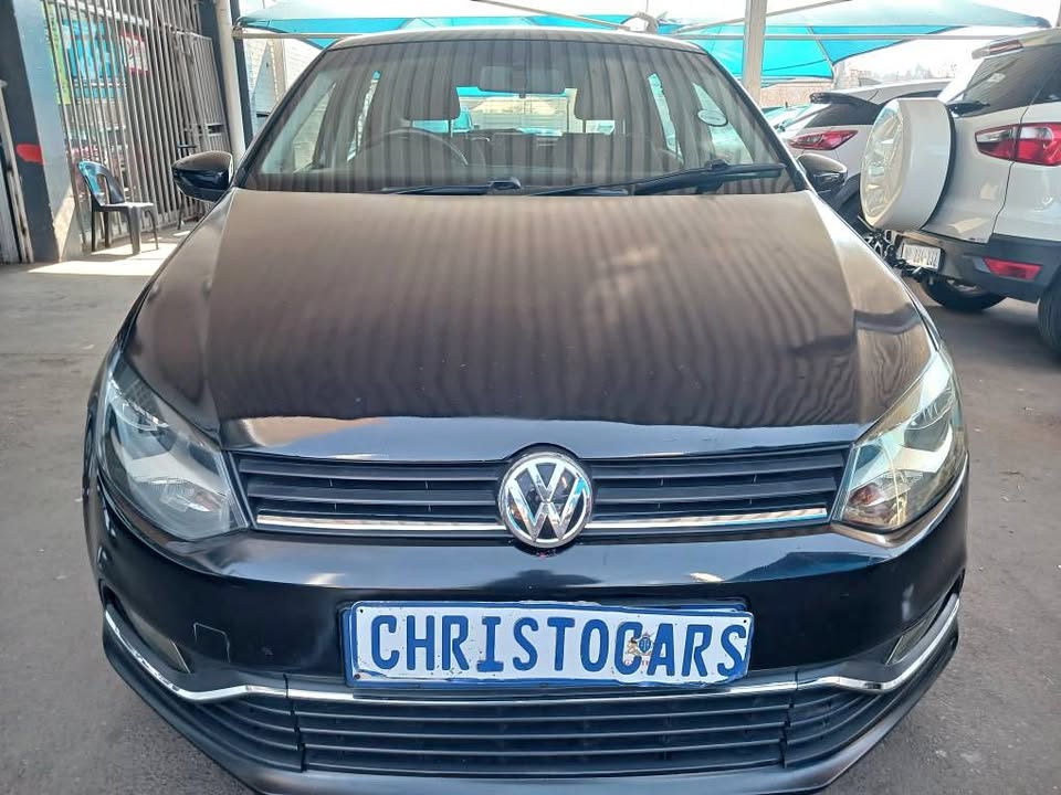 2014 model VW polo 6 comfort line hatchback Manuel Transmission petrol 1.4 engine capacity