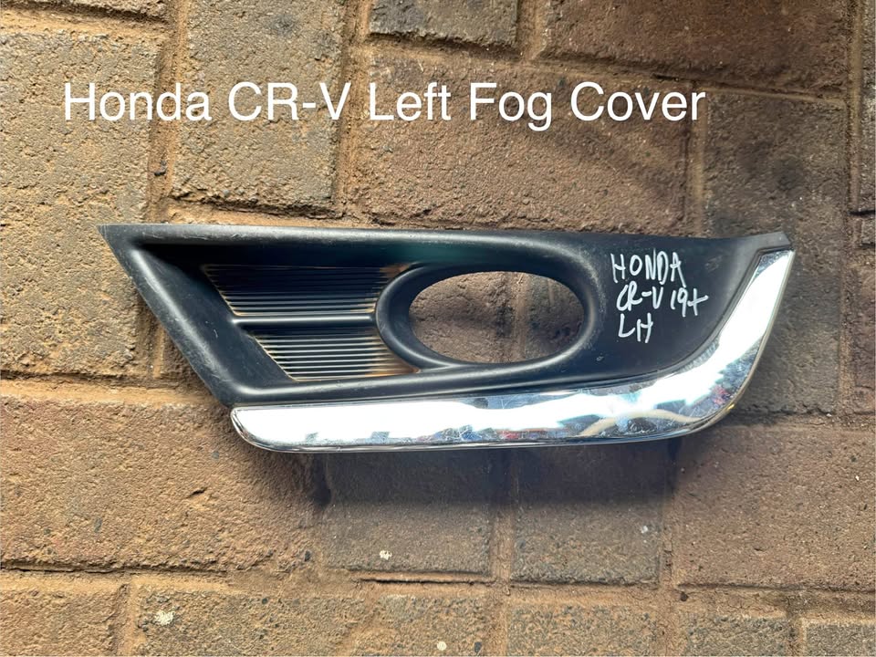 Honda CR-V Left Fog Light Cover Grill - Private Seller Honda CR-V Left Fog Light Cover Grill - Private Seller