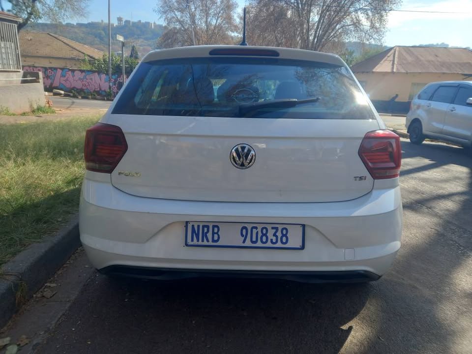2018 VW Polo 8 1.0 Tsi Comfortline Petrol, Manual, White, 58000kms Full service history.