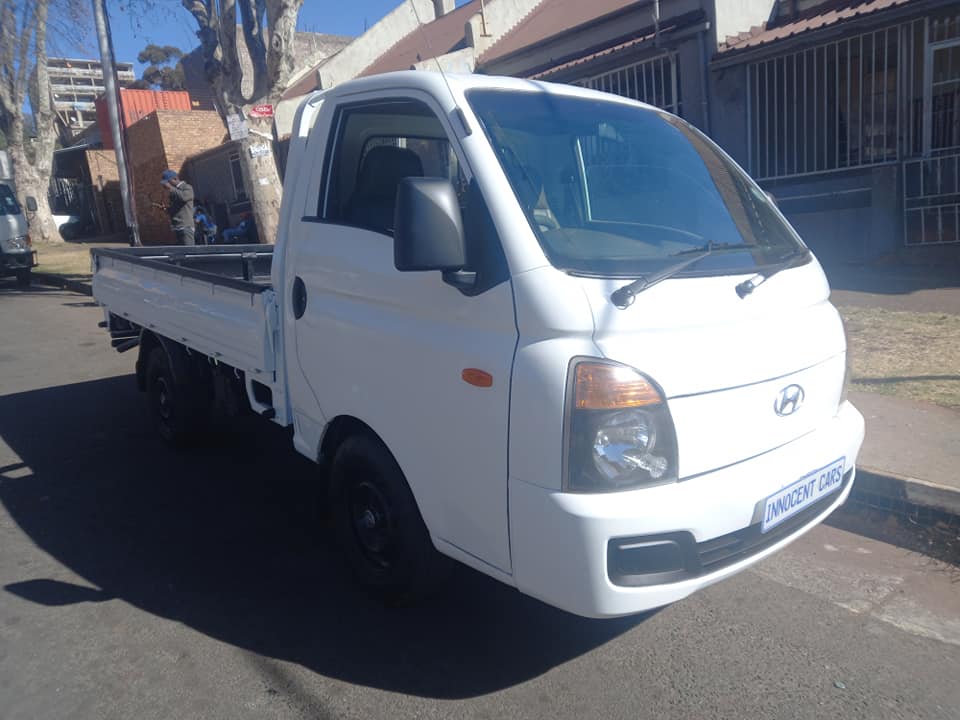 2006 HYUNDAI H100 2.6 DIESEL ENGINE, MANUAL, MILEAGE 232000KMS, WHITE COLOR
