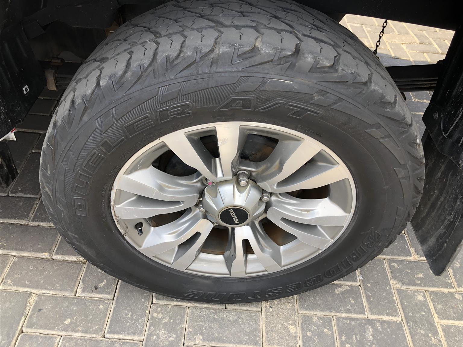 Used 2021 Isuzu D-Max 300 3.0TD double cab 4x4 LX - Private Seller Used 2021 Isuzu D-Max 300 3.0TD double cab 4x4 LX - Private Seller
