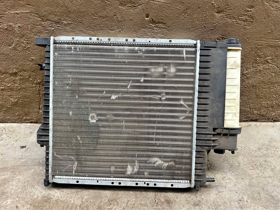 RADIATOR ENGINE COOLING AC263862 FOR BMW 5 series E34 Z1 /Roadster Z3 / E36 M40B18 1.8L - Private Seller RADIATOR ENGINE COOLING AC263862 FOR BMW 5 series E34 Z1 /Roadster Z3 / E36 M40B18 1.8L - Private Seller