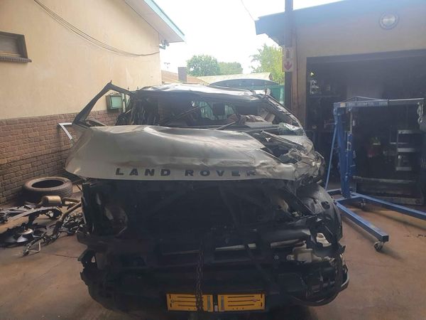 2013 Discovery 4 3.0 SDV6 XS Stripping for Spares