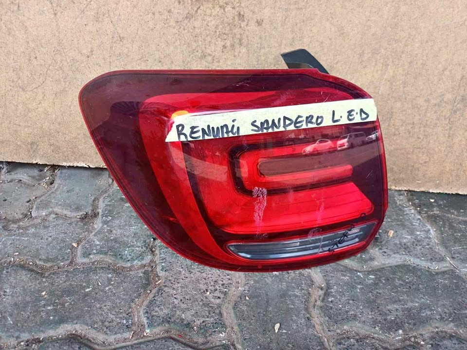 Renault Sandero Taillight (LED) left side - Private Seller Renault Sandero Taillight (LED) left side - Private Seller