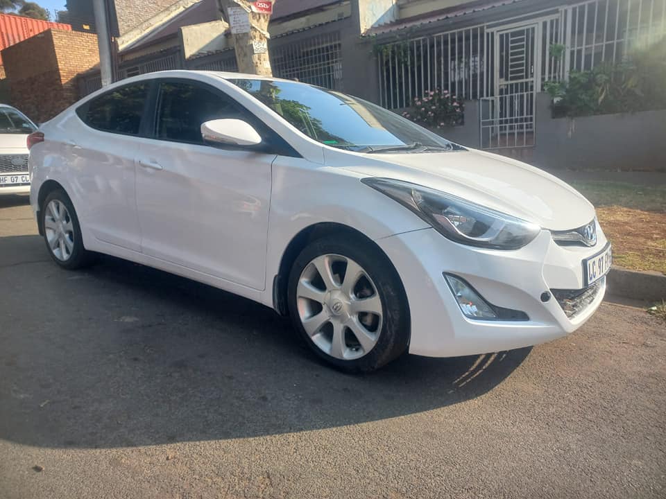 2014 HYUNDAI ELANTRA 1.6 GLS PETROL, AUTOMATIC, WHITE COLOR