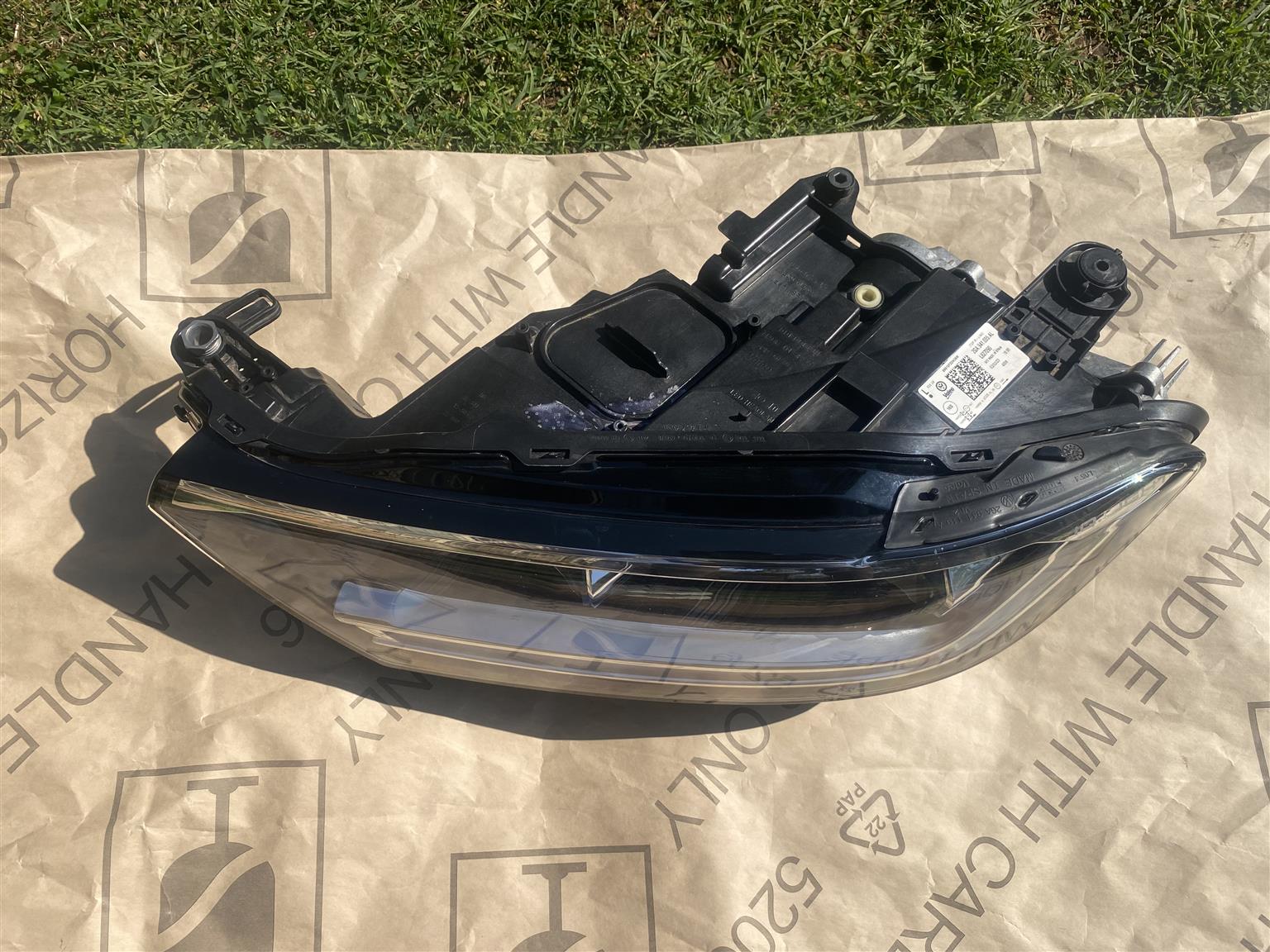 2023 VW T-ROC IQ LED HEADLIGHT LEFT SIDE FOR SALE. IN EXCELLENT CONDITION - Private Seller