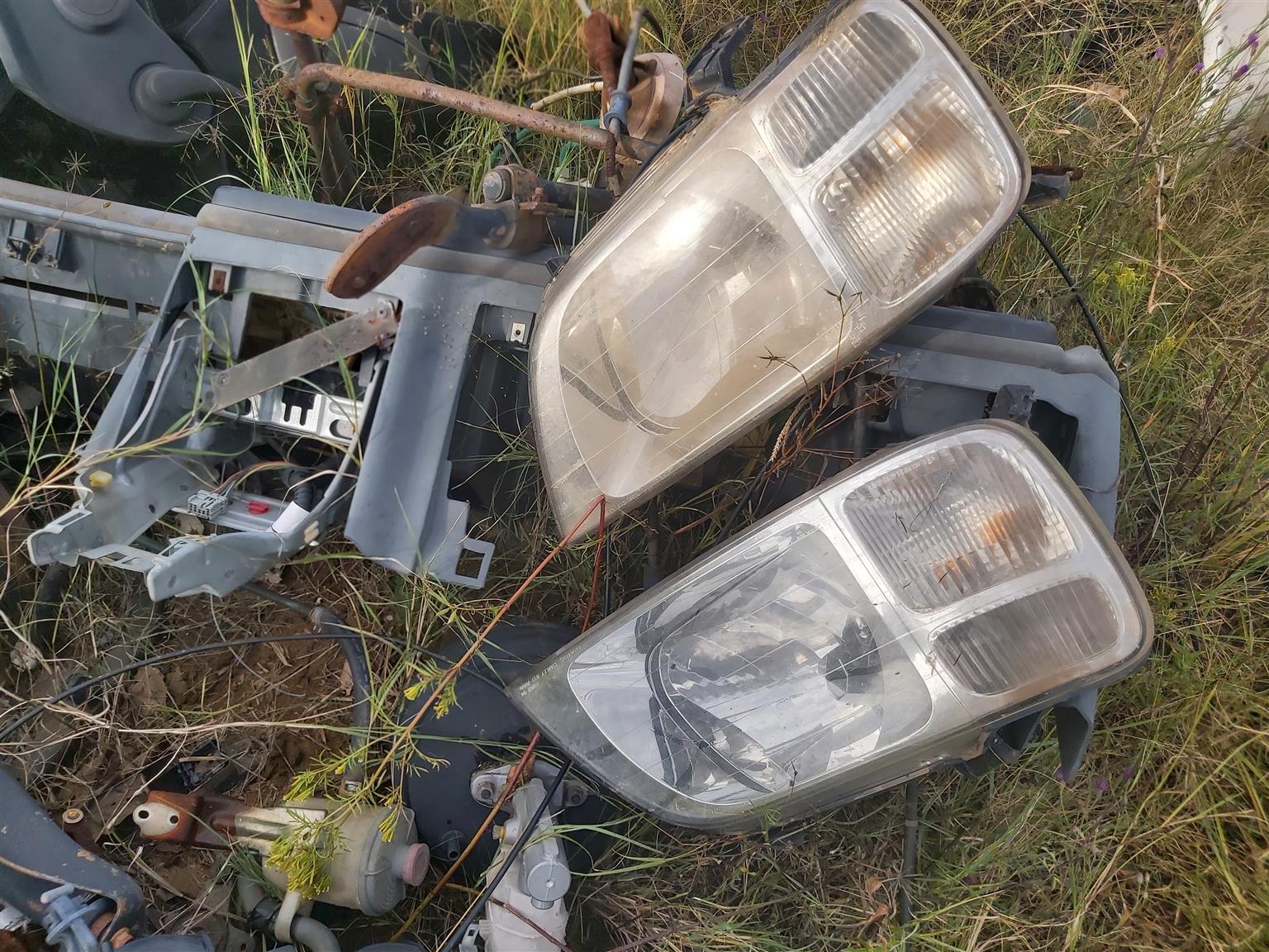 Headlight Honda crv 2000 model - Private Seller Headlight Honda crv 2000 model - Private Seller