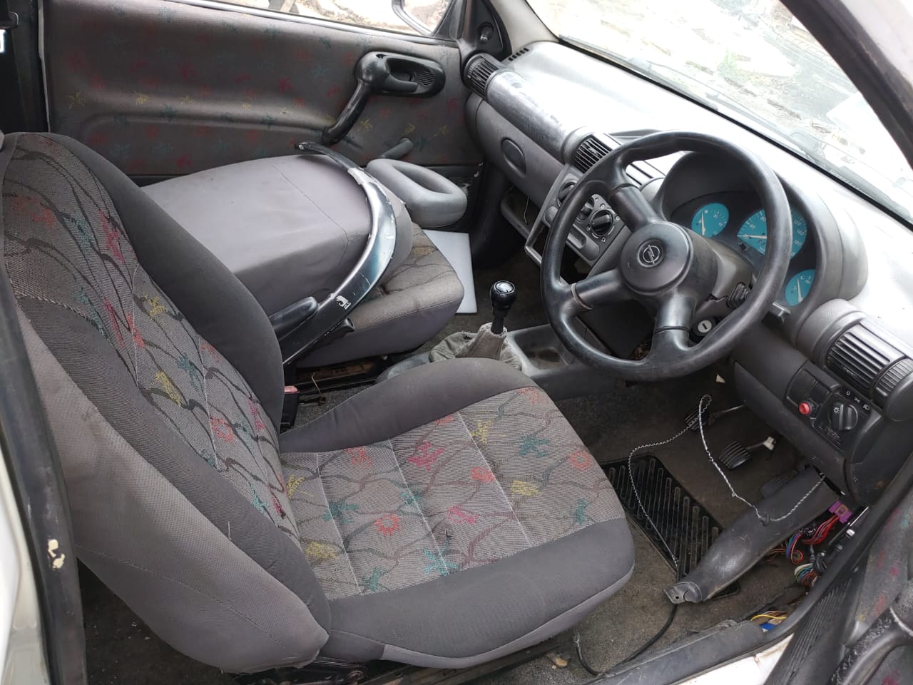 CORSA LITE + BODY PARTS FOR SALE