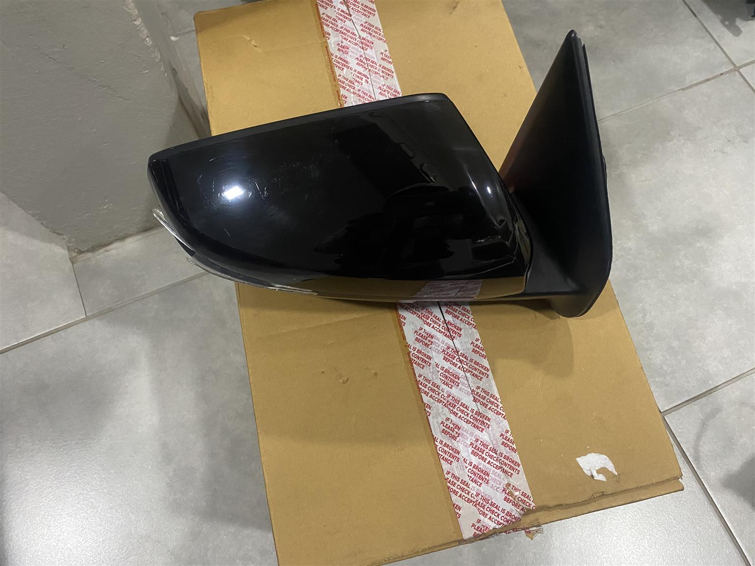 2024 ISUZU D-MAX DOUBLE CAB ELECTRONIC AUTO-FOLD DOOR MIRROR RIGHT SIDE FOR SALE - Private Seller