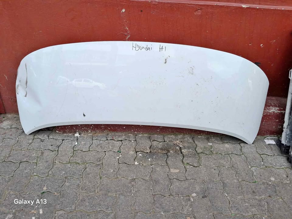 HYNDAI STARIA BONNET - Private Seller