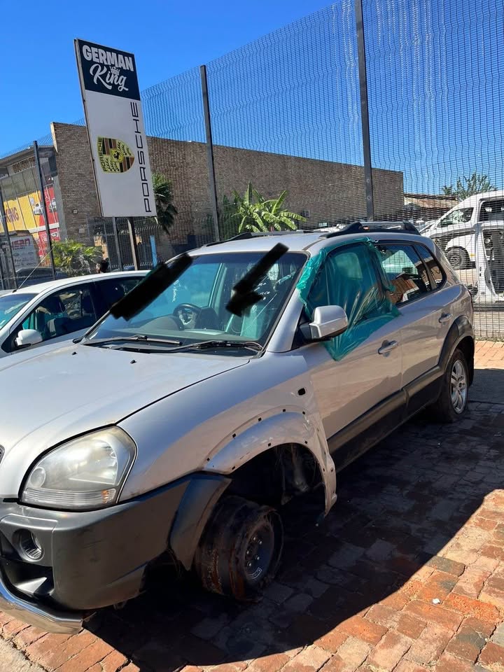 2008 HYUNDAI TUCSON MANUAL SPARES - Private Seller 2008 HYUNDAI TUCSON MANUAL SPARES - Private Seller