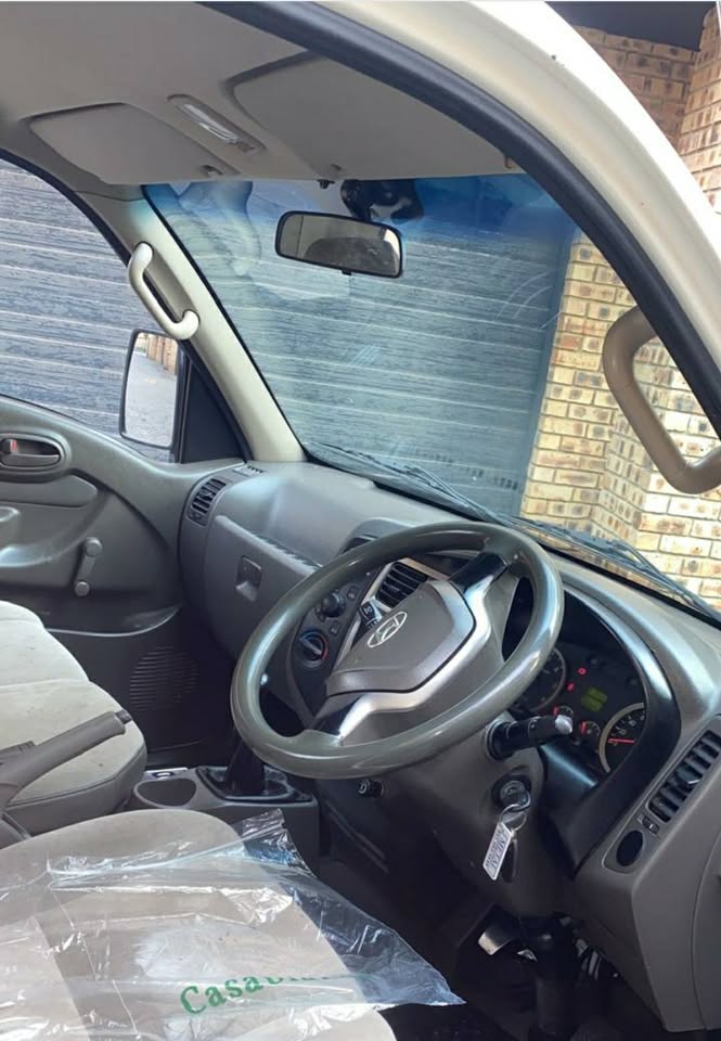 2018 HYUNDAI H100