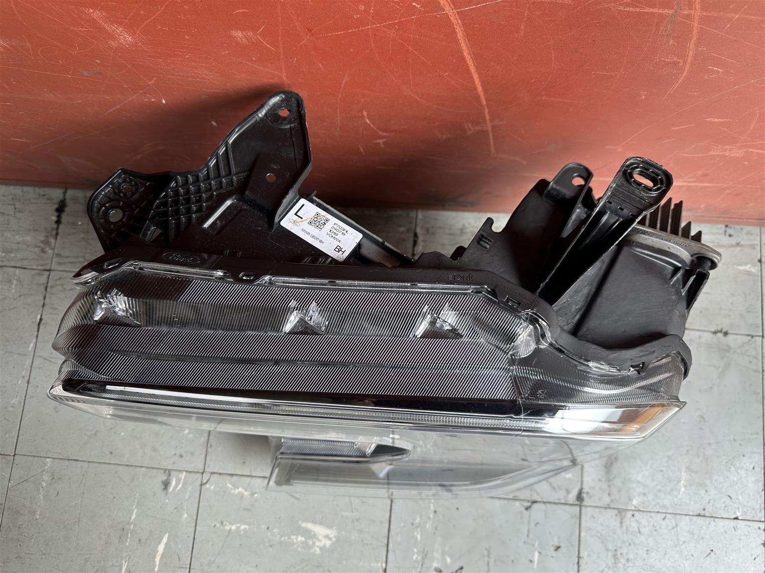Ford Ranger T9 Zenon Headlight - Private Seller Ford Ranger T9 Zenon Headlight - Private Seller