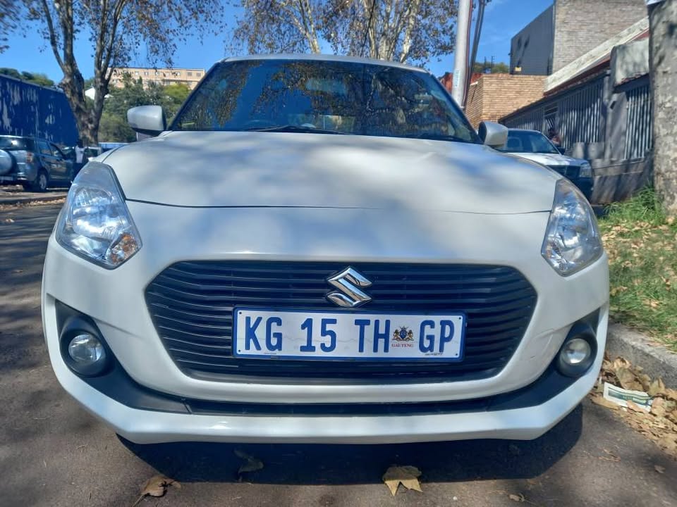 2021 SUZUKI SWIFT 1.2 PETROL, MANUAL, WHITE, 95000KMS. SERVICE BOOK