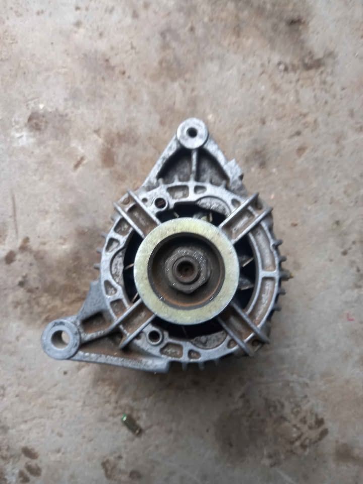 TOYOTA COROLLA ALTERNATOR IN EXCELLENT CONDITION