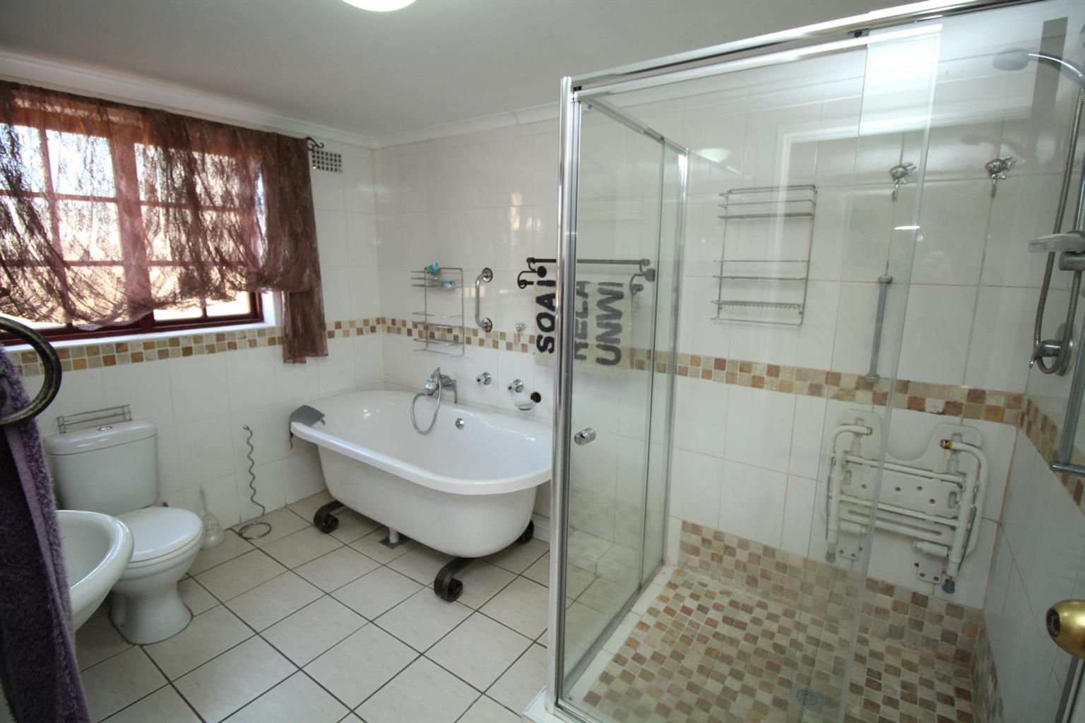 2 Bedroom townhouse to rent in Brackenfell Junk Mail