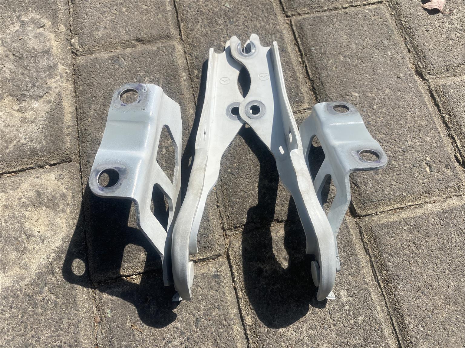 2019 MAZDA 2 BONNET HINGES FOR SALE. IN EXCELLENT CONDITION - Private Seller 2019 MAZDA 2 BONNET HINGES FOR SALE. IN EXCELLENT CONDITION - Private Seller