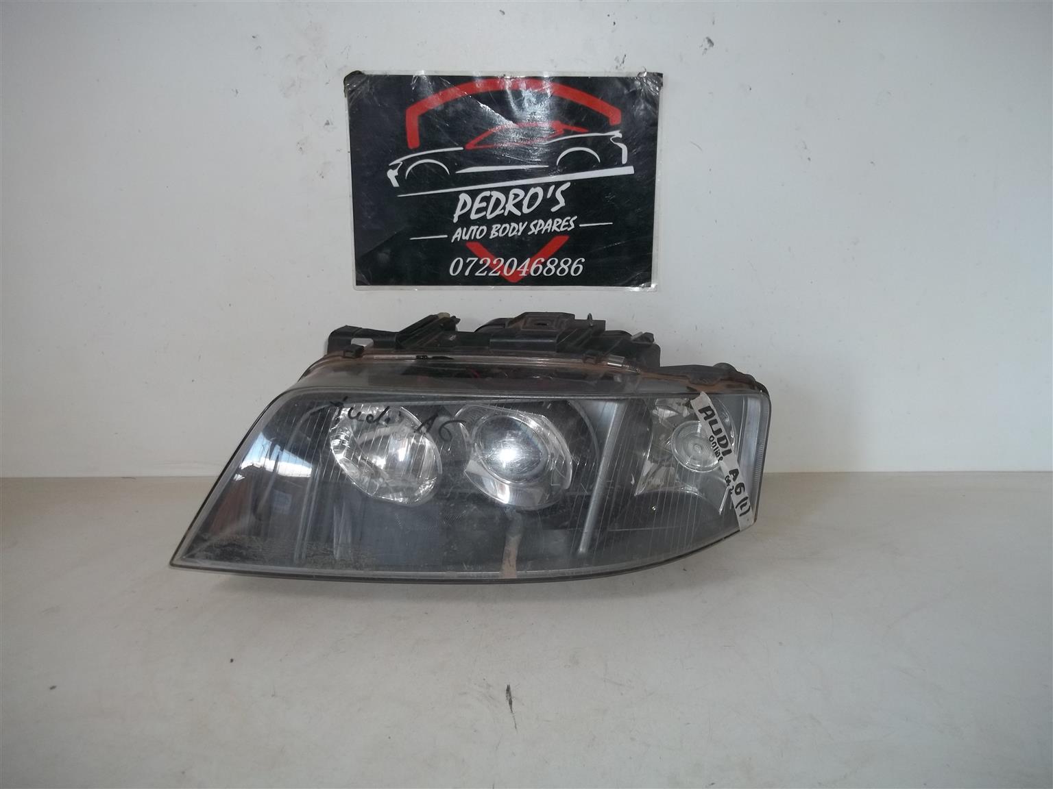 Audi A6 '97-'04 left headlight - Private Seller Audi A6 '97-'04 left headlight - Private Seller