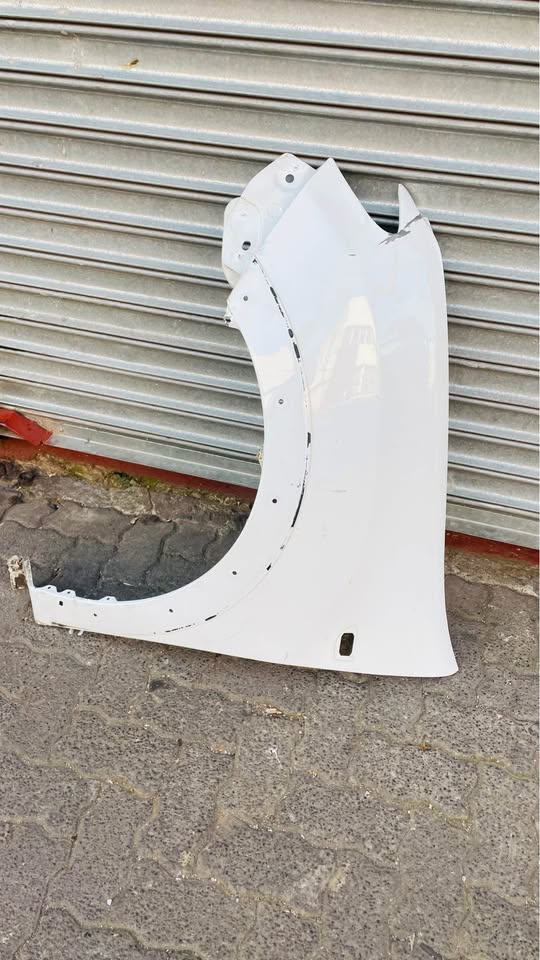 Renault Sandero Stepway fender 2012/20 - Private Seller Renault Sandero Stepway fender 2012/20 - Private Seller