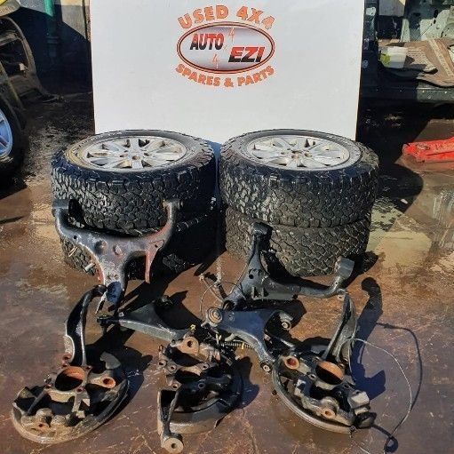 Discovery 4 lower control arms and knuckles Discovery 4 lower control arms and knuckles