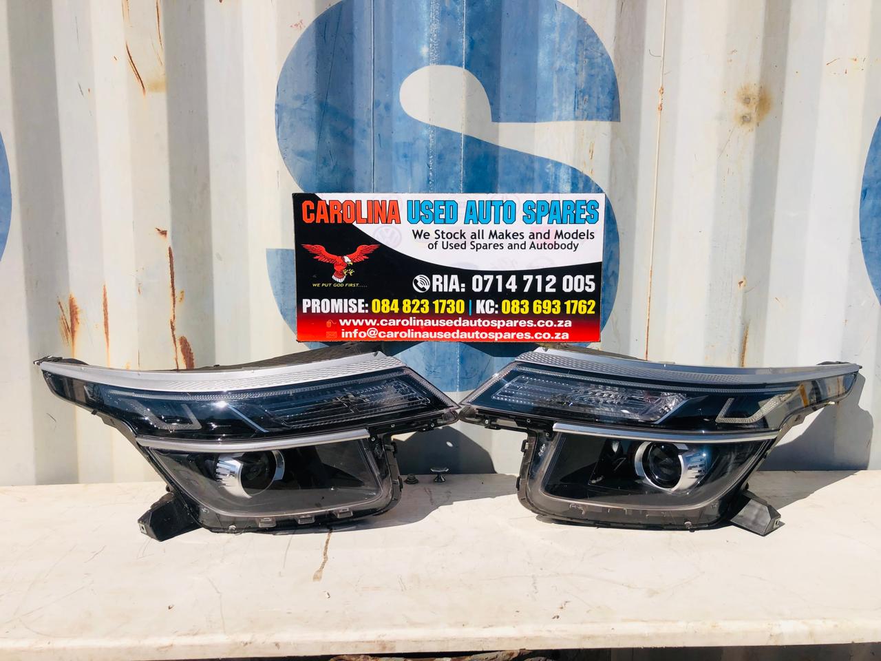 Kia Seltos left and right side halogen headlight (2022) - Private Seller Kia Seltos left and right side halogen headlight (2022) - Private Seller