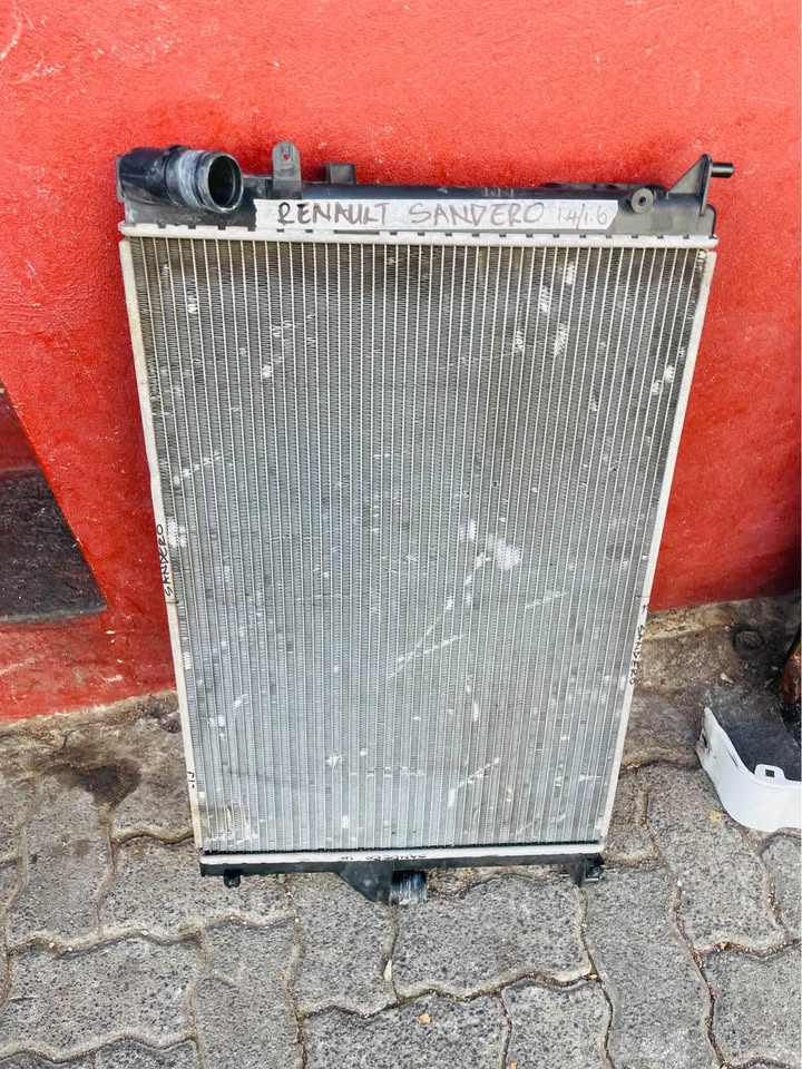 Renault Sandero radiator 2014/16 - Private Seller Renault Sandero radiator 2014/16 - Private Seller