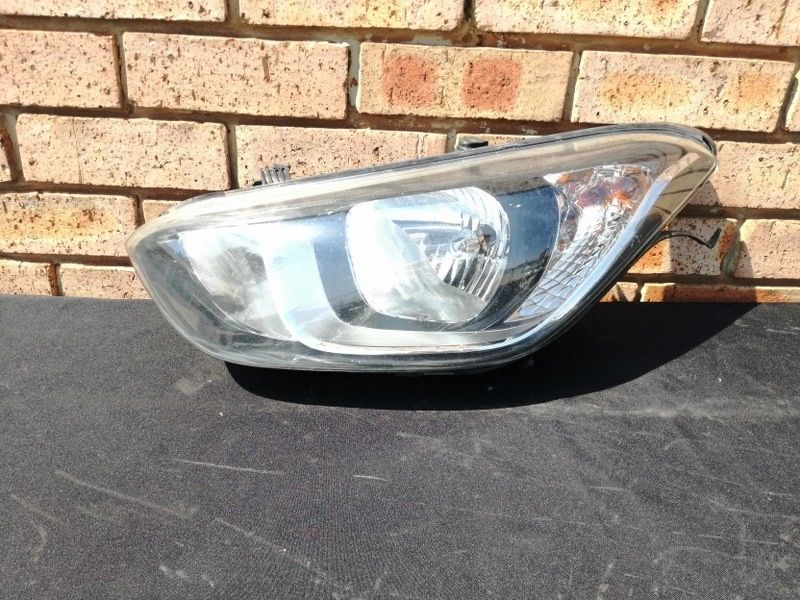 Hyundai i20 Facelift Headlight - Private Seller Hyundai i20 Facelift Headlight - Private Seller