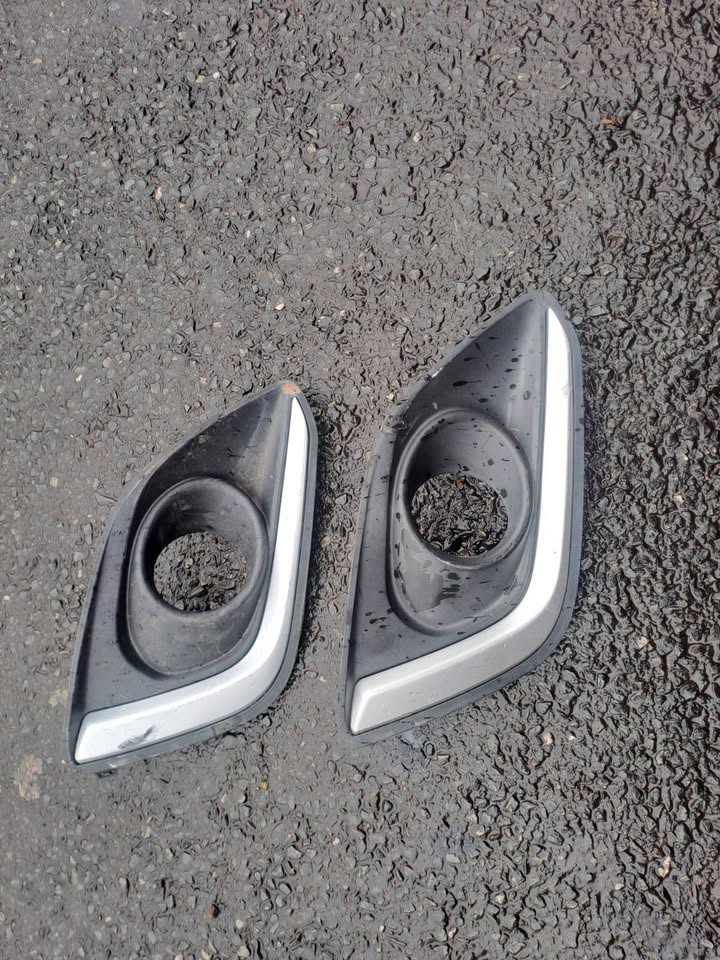 Suzuki Swift Right Side Fog light Cover Grille - Private Seller Suzuki Swift Right Side Fog light Cover Grille - Private Seller