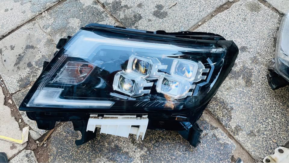 Nissan Navara LED headlight