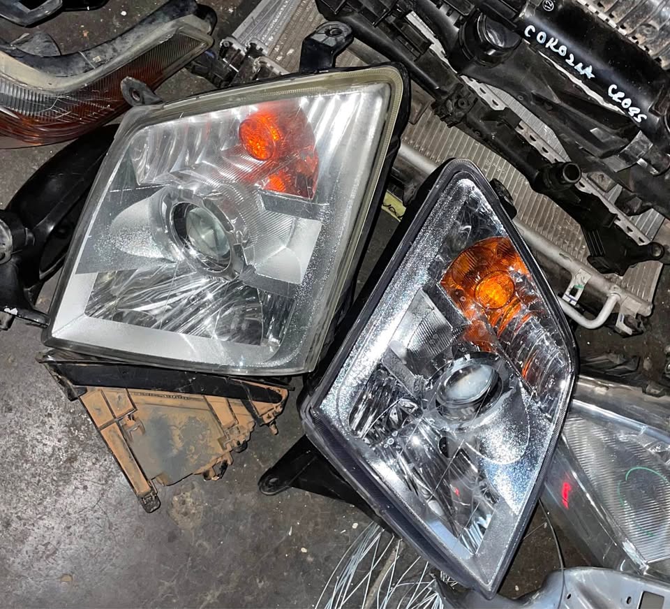 Isuzu D-Max xenon headlights 2009/14 - Private Seller Isuzu D-Max xenon headlights 2009/14 - Private Seller