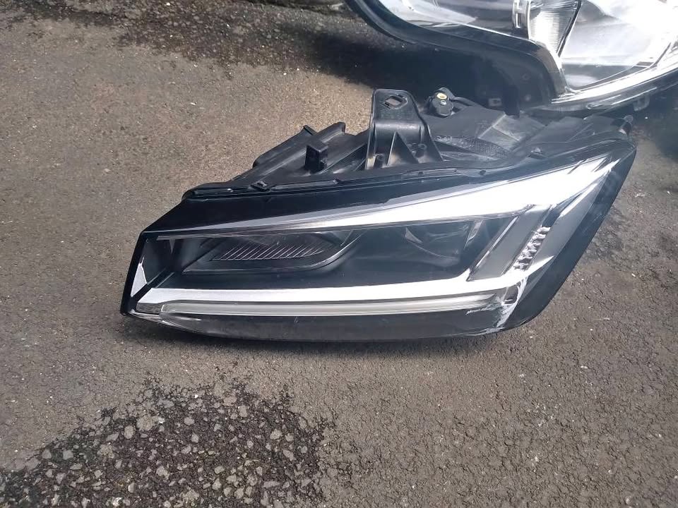 Audi Q2 right-side LED headlight for Sale whatsapp - Private Seller Audi Q2 right-side LED headlight for Sale whatsapp - Private Seller