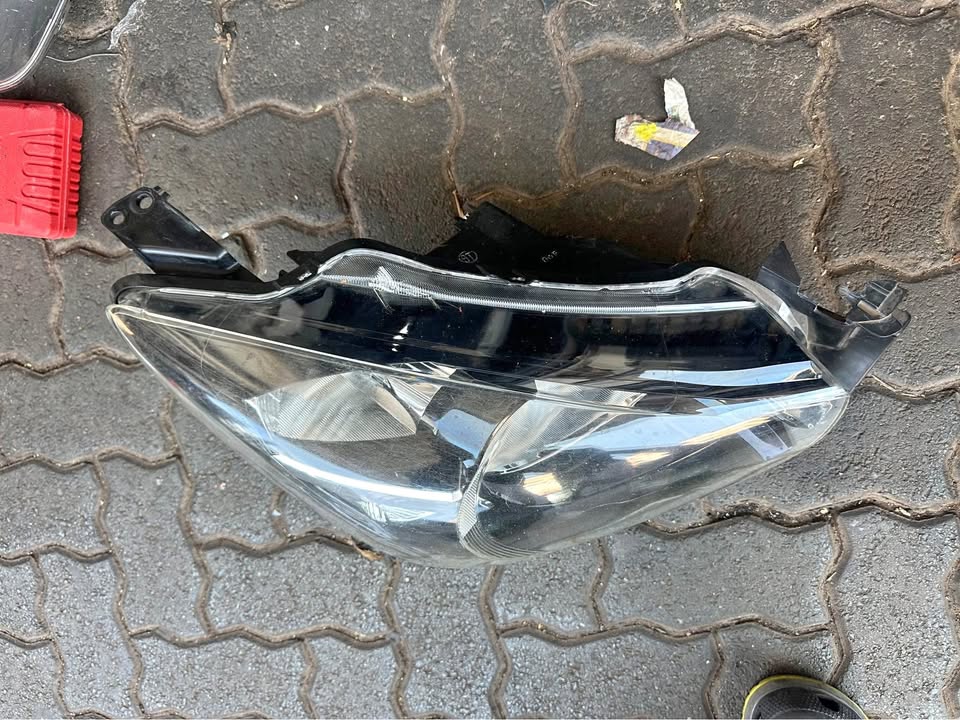 Mazda 2 right side normal headlight - Private Seller Mazda 2 right side normal headlight - Private Seller
