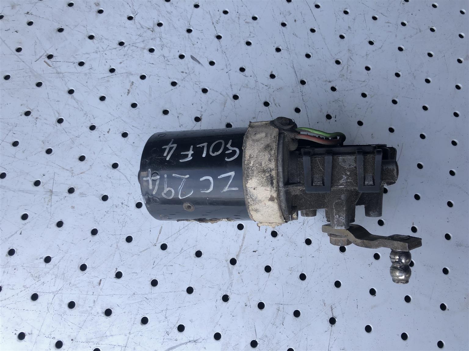 VW GOLF 4 WIPER MECHANISMS AND MOTORS - Private Seller