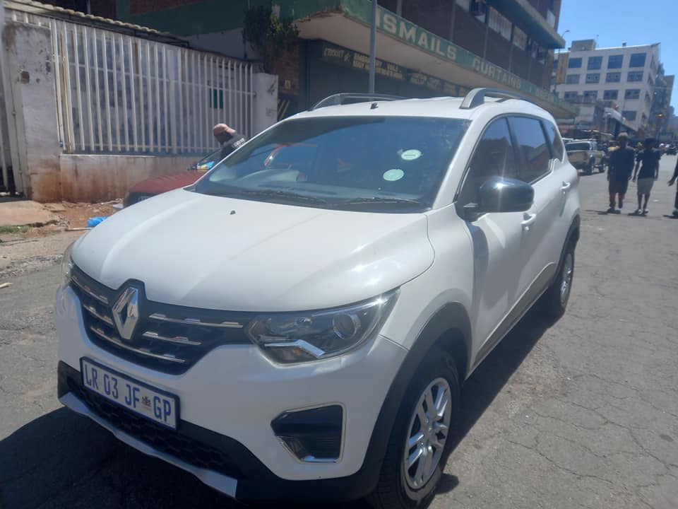 2022 RENUAULT TRIBER 1.0 PETROL, MANUAL, WHITE COLOUR, MILEAGE 5000KM