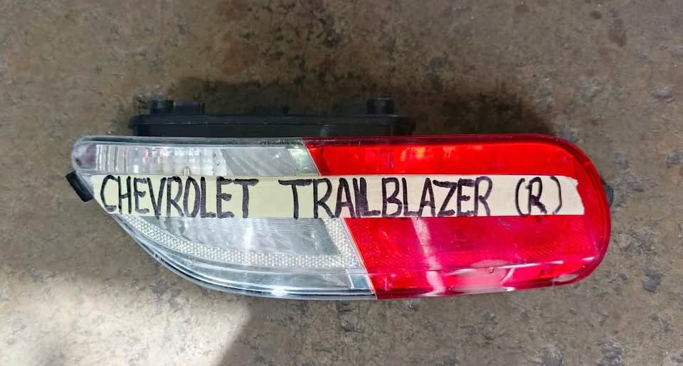 Chevrolet Trailblazer back bumper fog light - Private Seller Chevrolet Trailblazer back bumper fog light - Private Seller