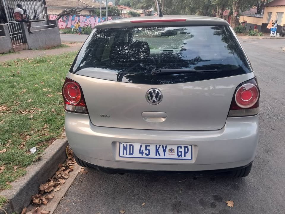 VW polo Vivo 1.4 hatchback 2012 kilometers 85 000