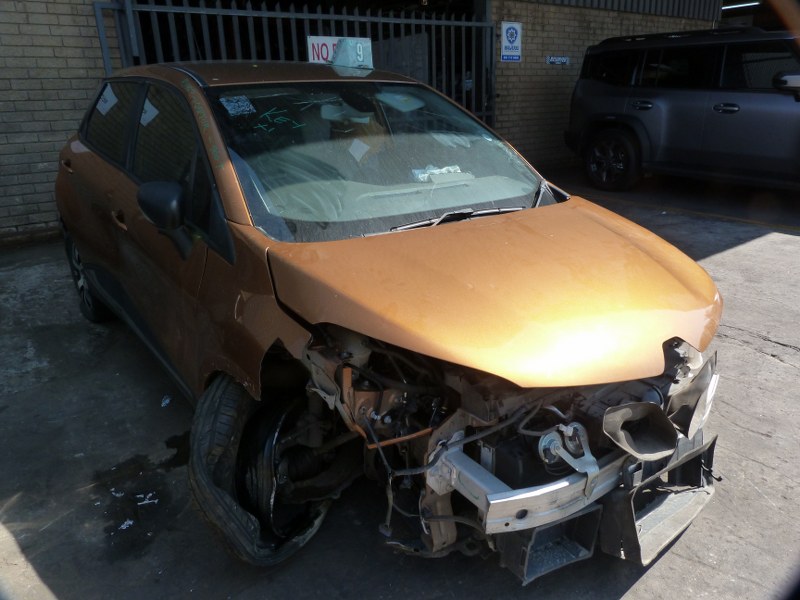 Renault Captur 900T Petrol Manual H4B Orange - 2019 SPARESBOYZ STRIPPING FOR SPA - Private Seller
