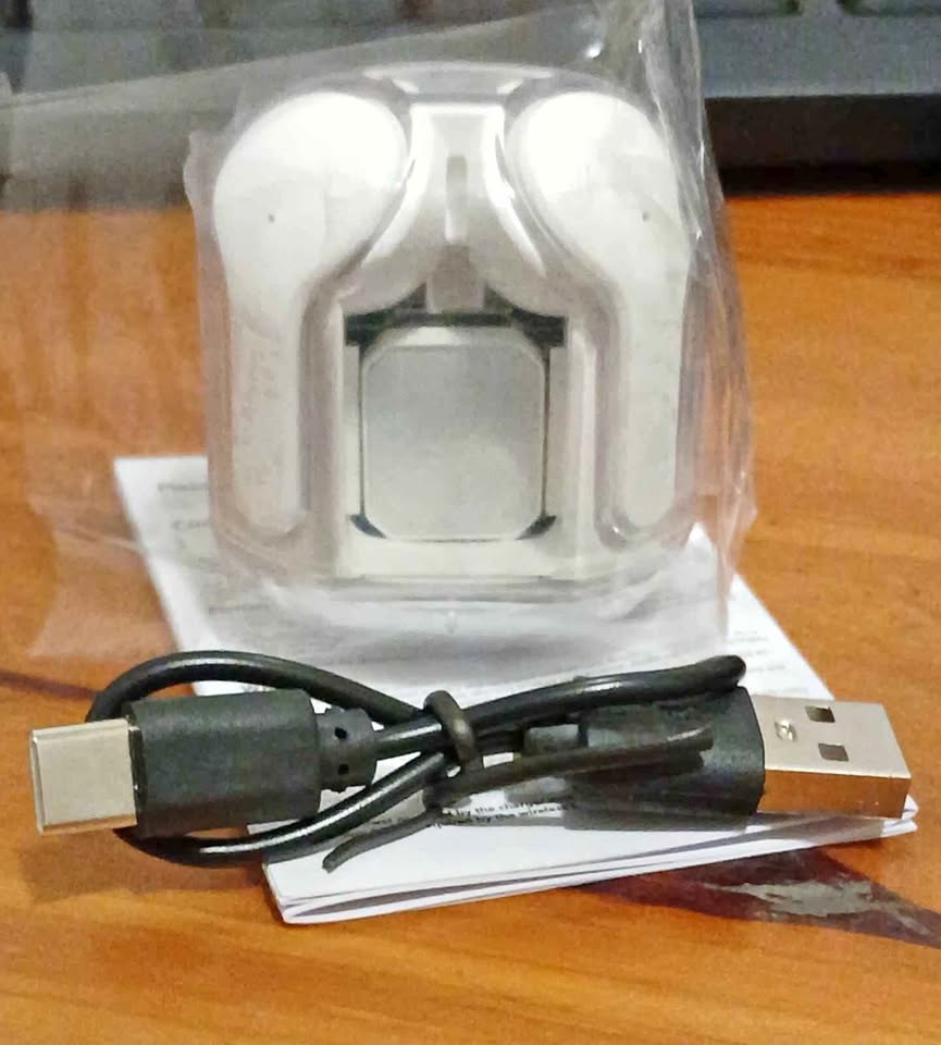 Earbuds Earbuds