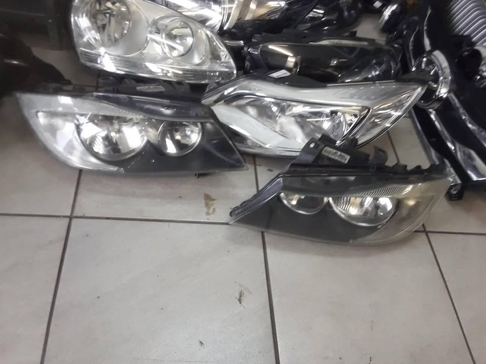 BMW E90 pre-face standard headlight - Private Seller BMW E90 pre-face standard headlight - Private Seller