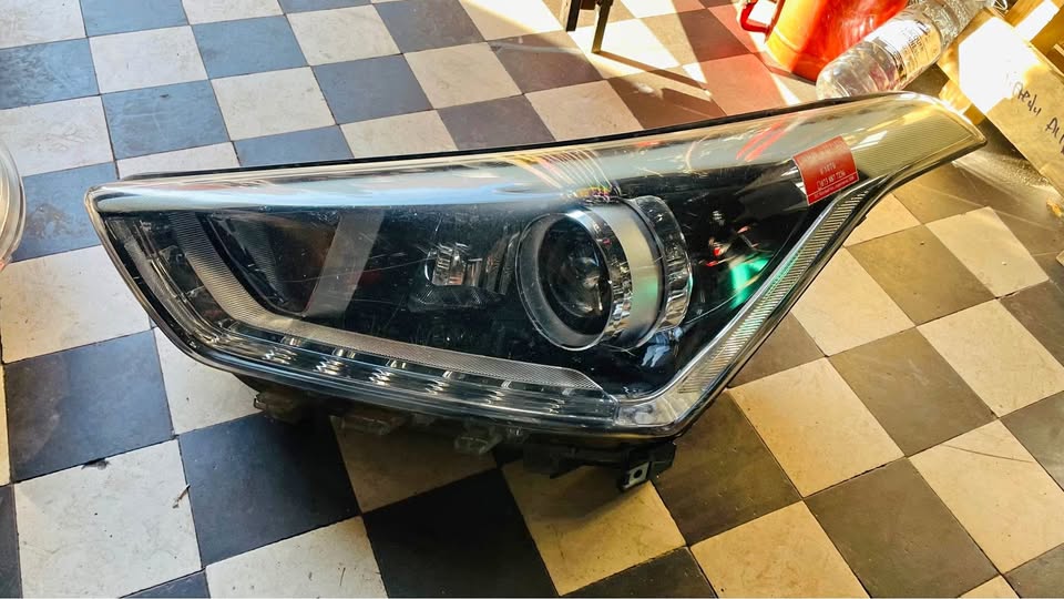 Hyundai Creta headlight 2018 - Private Seller Hyundai Creta headlight 2018 - Private Seller