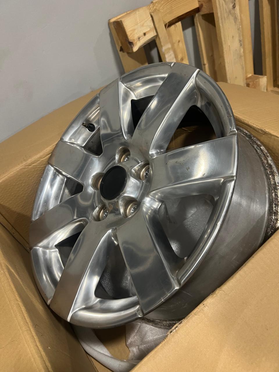 18" Jeep Sahara polished rims x5 for sale - Private Seller