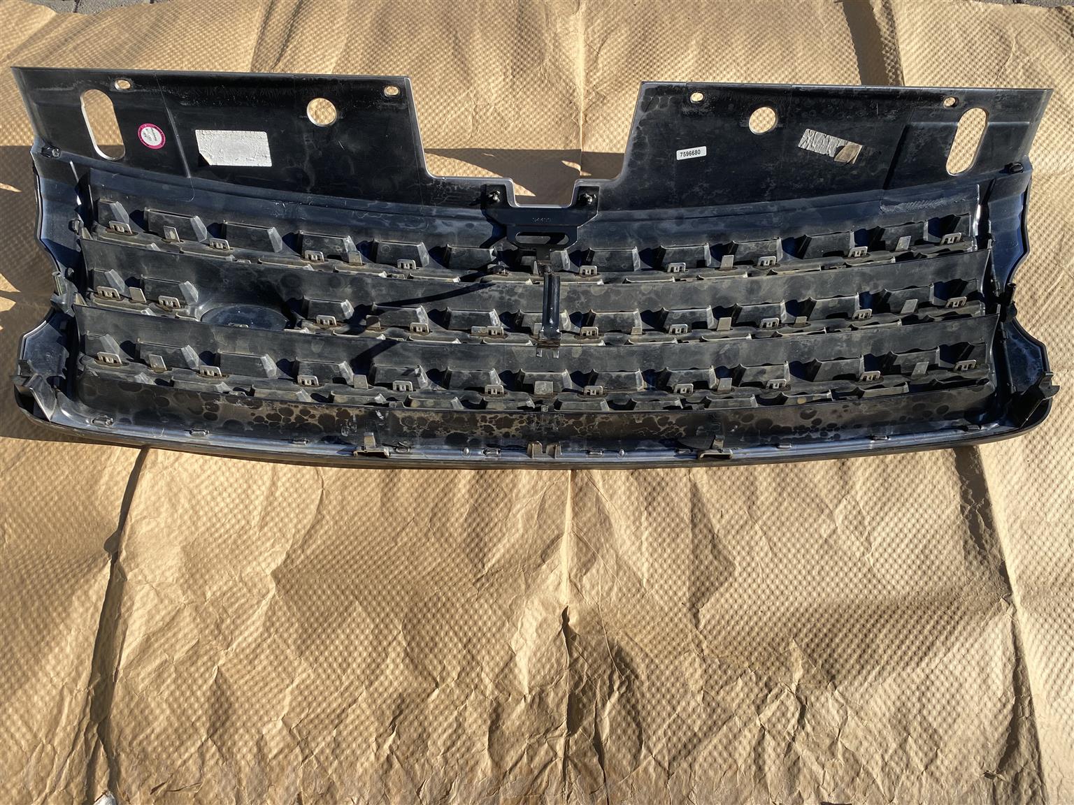 2017 RANGE ROVER VOGUE L405 HSE MAIN BUMPER GRILL FOR SALE - Private Seller 2017 RANGE ROVER VOGUE L405 HSE MAIN BUMPER GRILL FOR SALE - Private Seller
