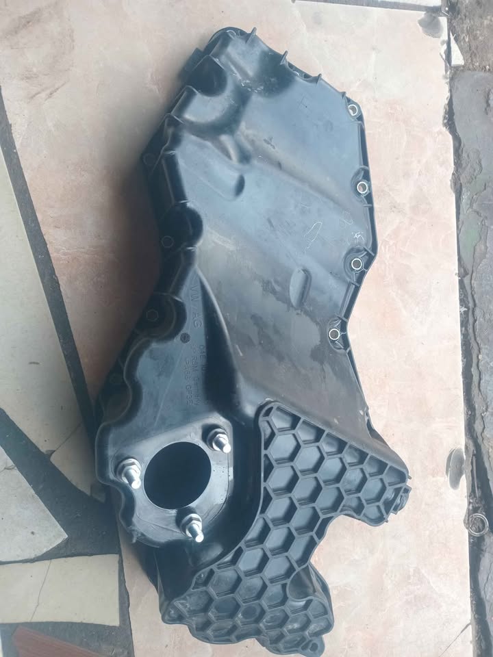 Audi A5 Engine Oil Sump Pan Genuine 04E103600D - Private Seller Audi A5 Engine Oil Sump Pan Genuine 04E103600D - Private Seller