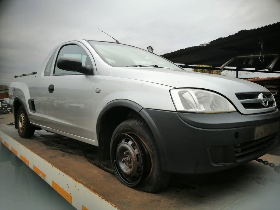OPEL CORSA BAKKIE STRIPPING FOR SPARES - Private Seller