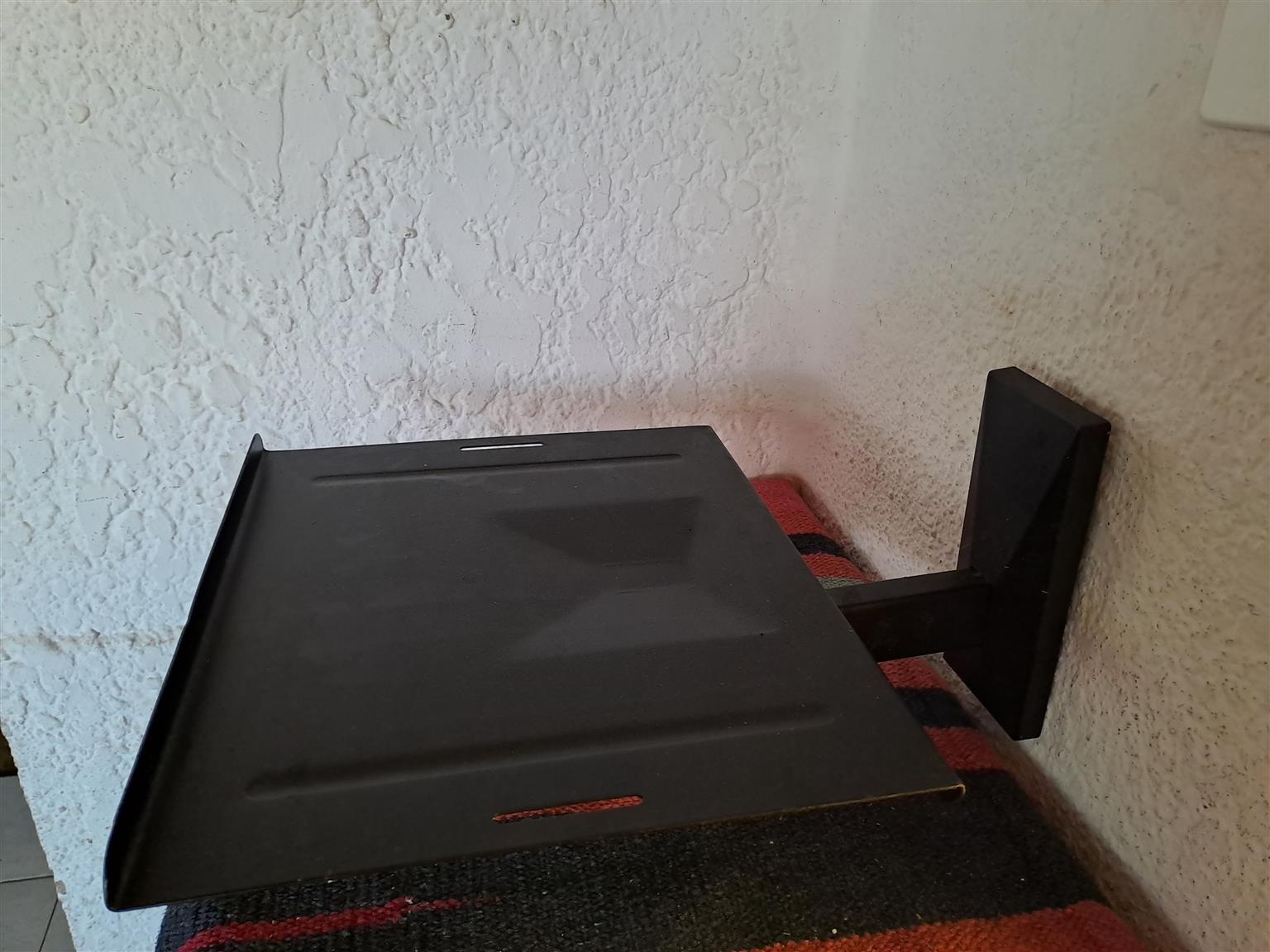 Projector Holder. Wall mountable, for large projectors. As good as new. Projector Holder. Wall mountable, for large projectors. As good as new.